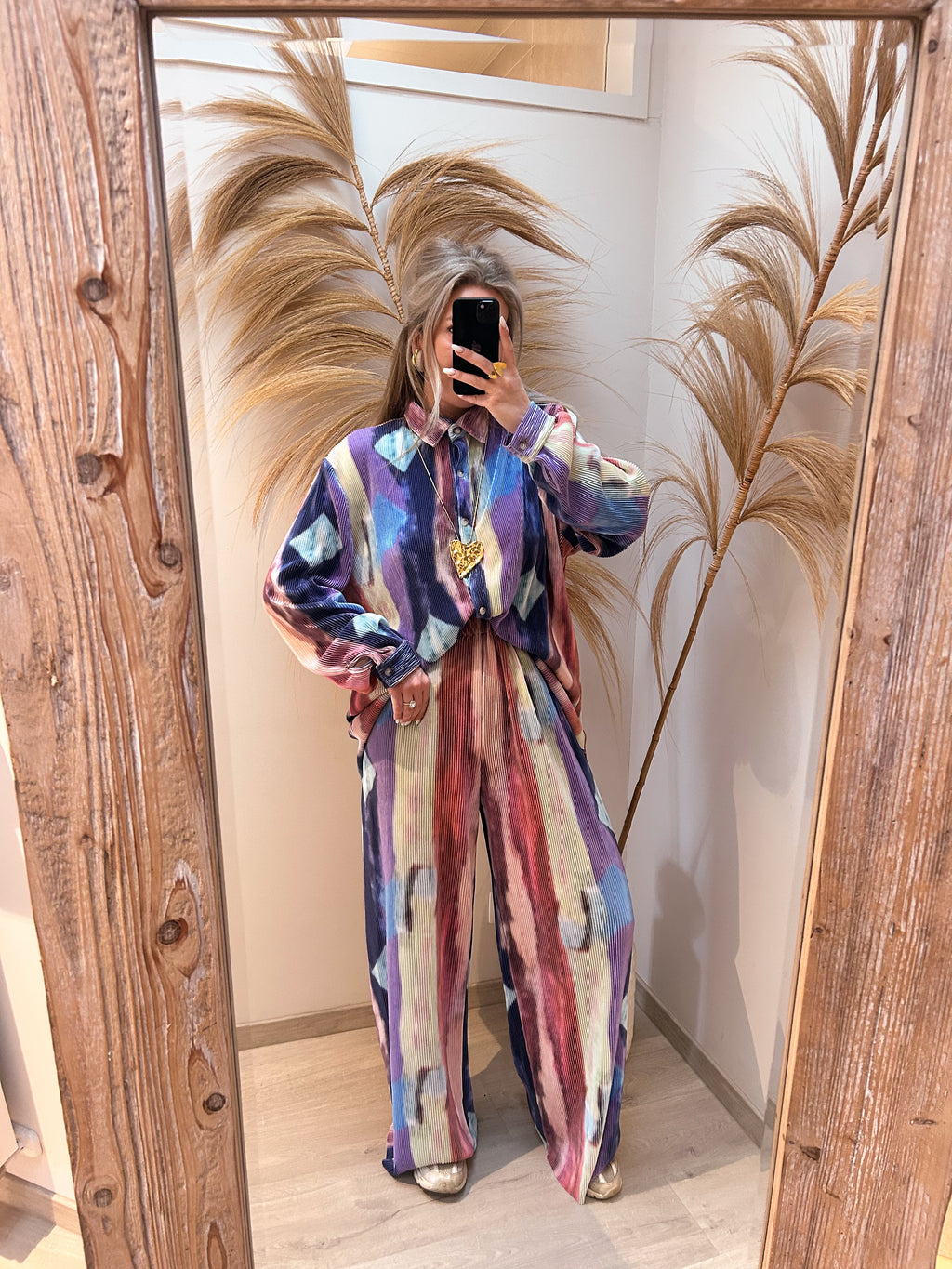 Lola set
