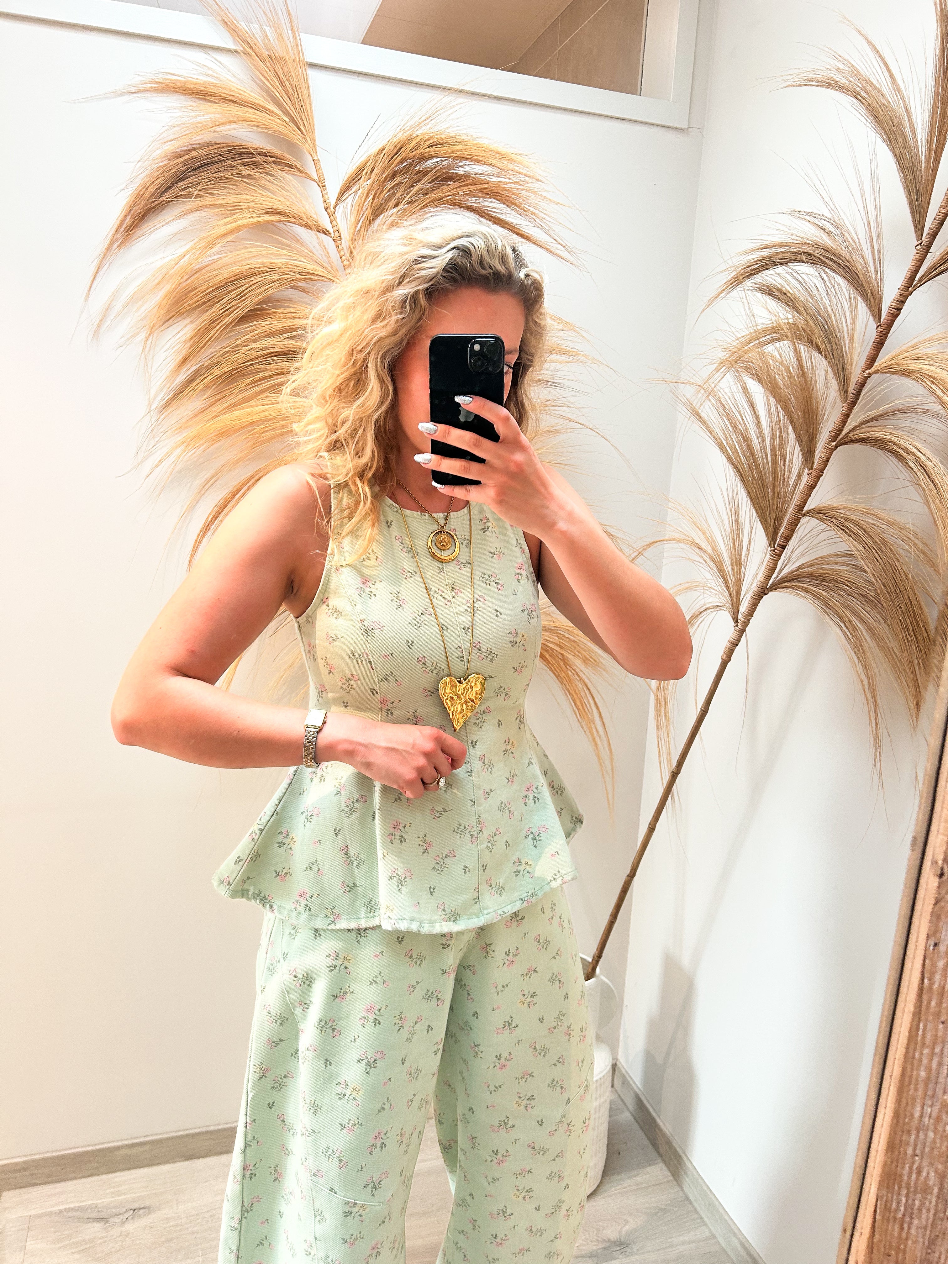 Mint flower top