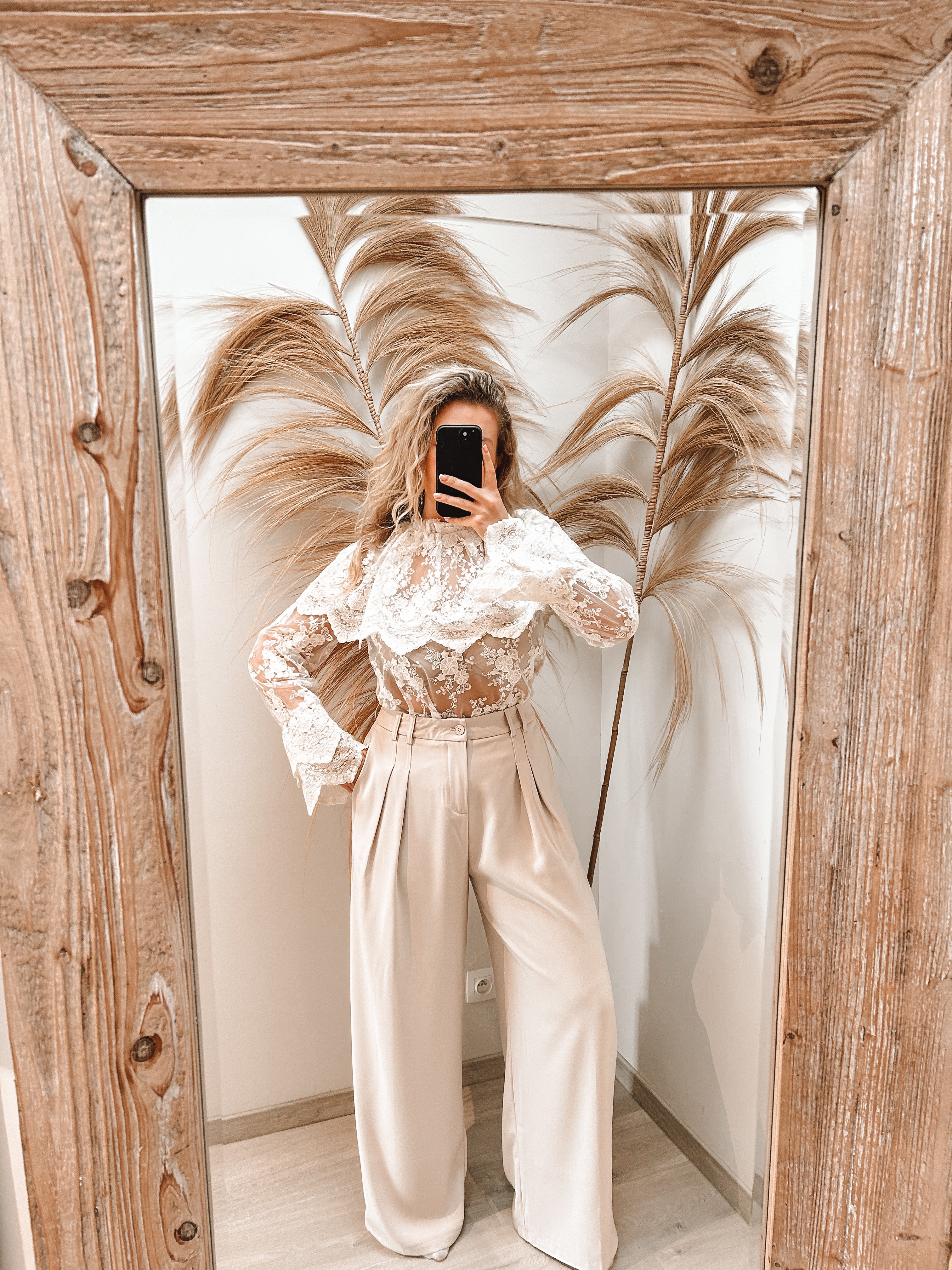 Classic Eva beige pants