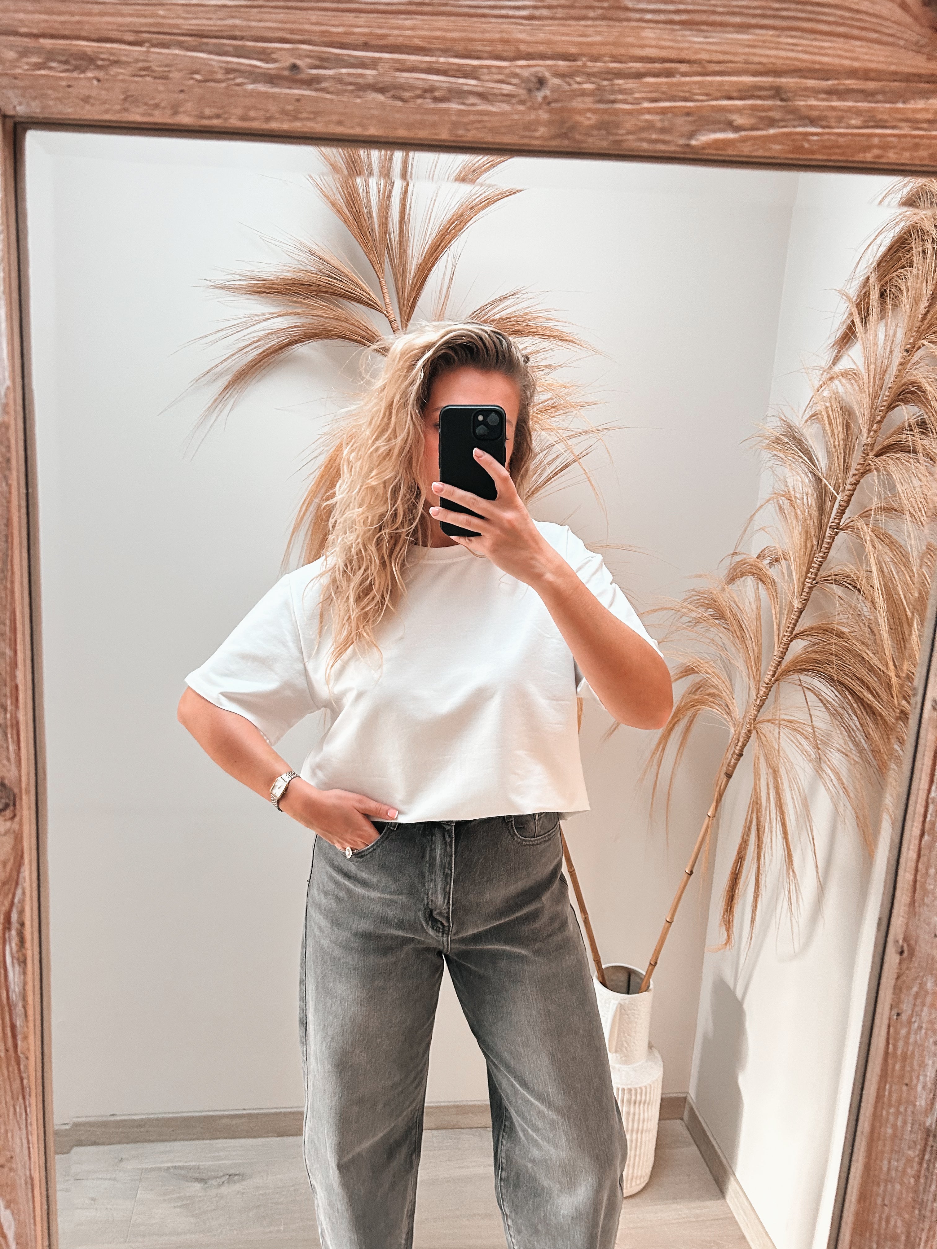 Oversized white T-shirt