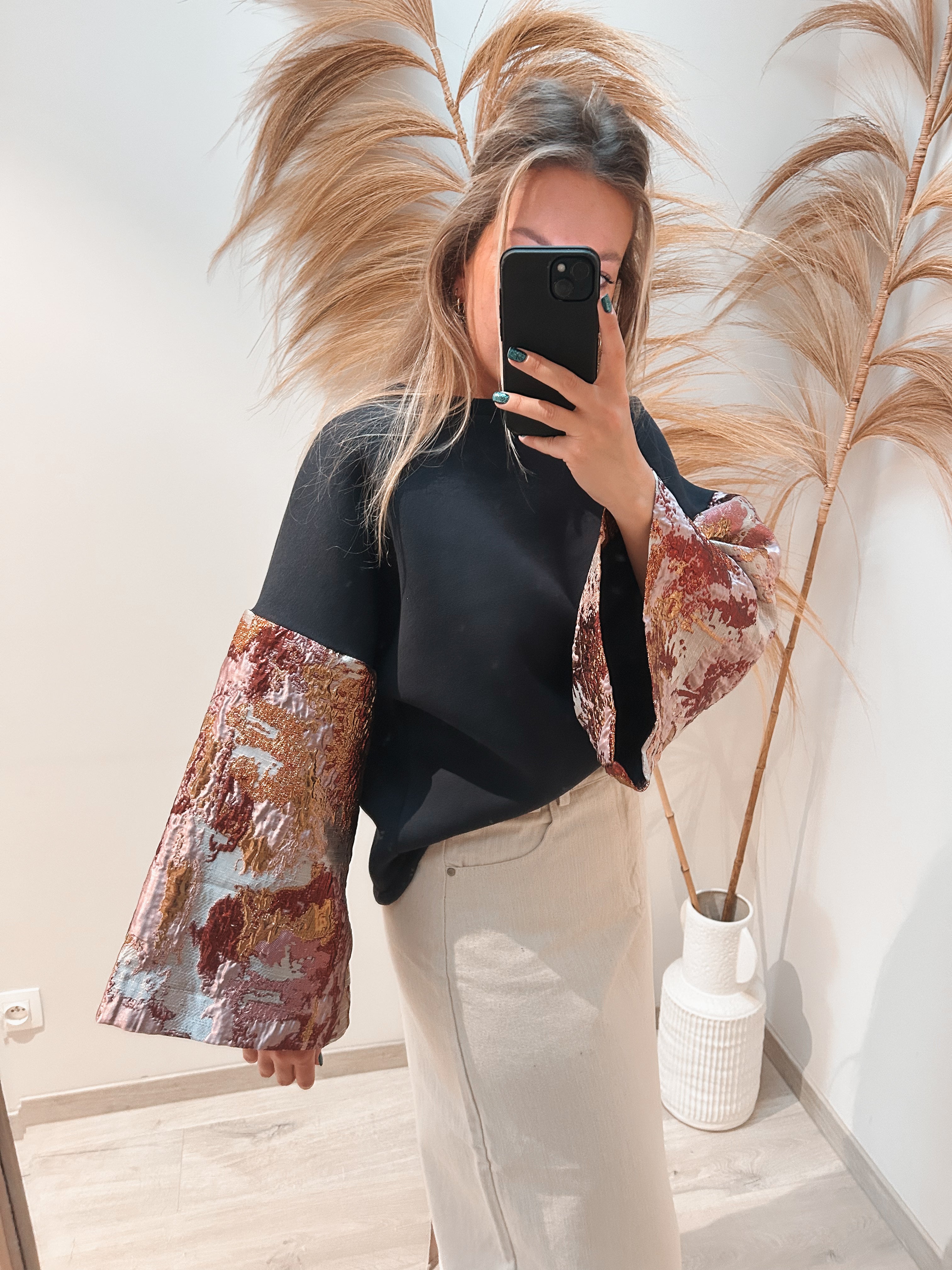 Coralie sweater met detailmouw - donkerblauw